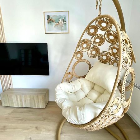 Apartamento La Douceur Roannaise - Parking Prive Proche Gare Roanne Exterior foto