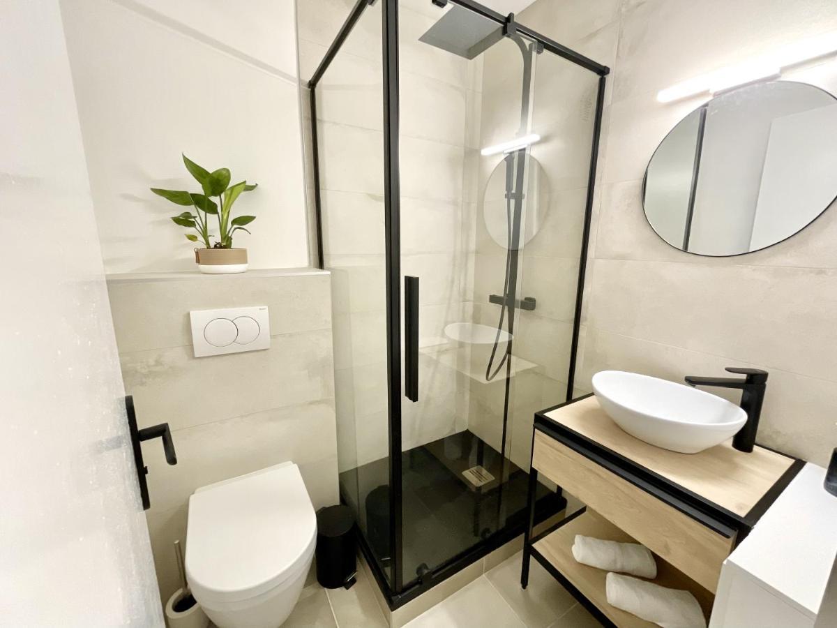 Apartamento La Douceur Roannaise - Parking Prive Proche Gare Roanne Exterior foto