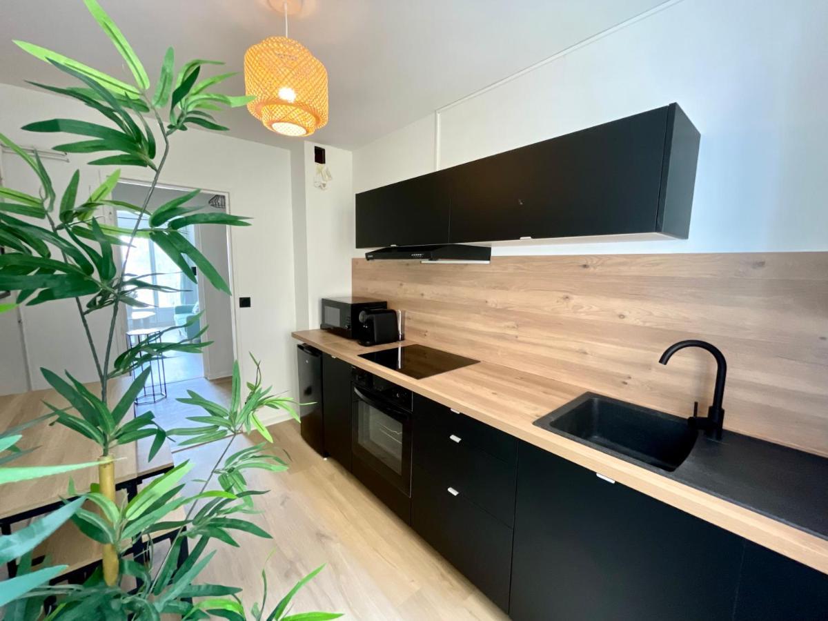 Apartamento La Douceur Roannaise - Parking Prive Proche Gare Roanne Exterior foto