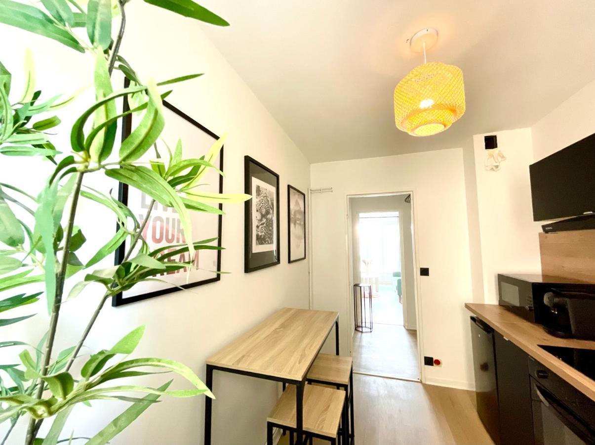 Apartamento La Douceur Roannaise - Parking Prive Proche Gare Roanne Exterior foto