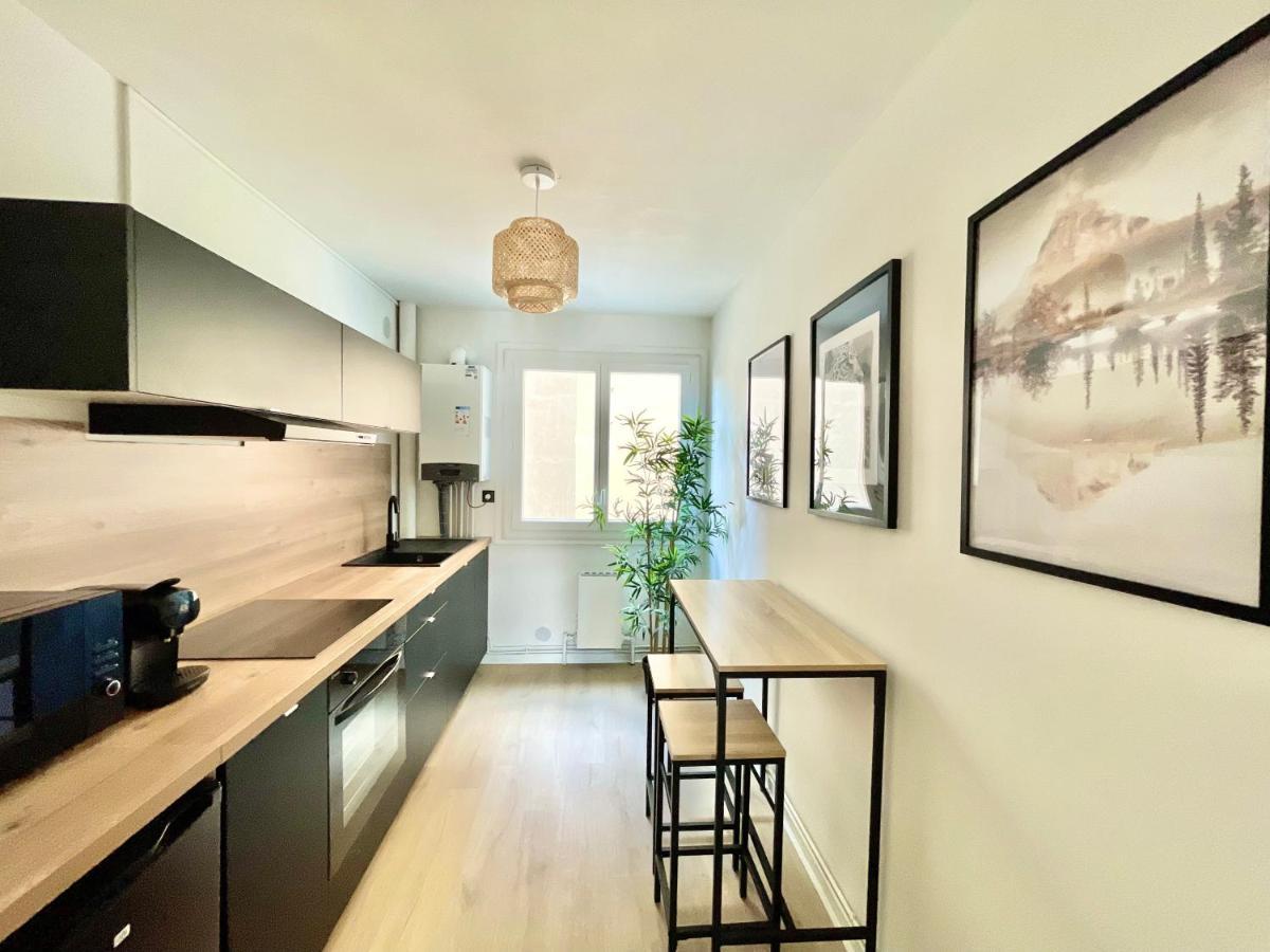 Apartamento La Douceur Roannaise - Parking Prive Proche Gare Roanne Exterior foto